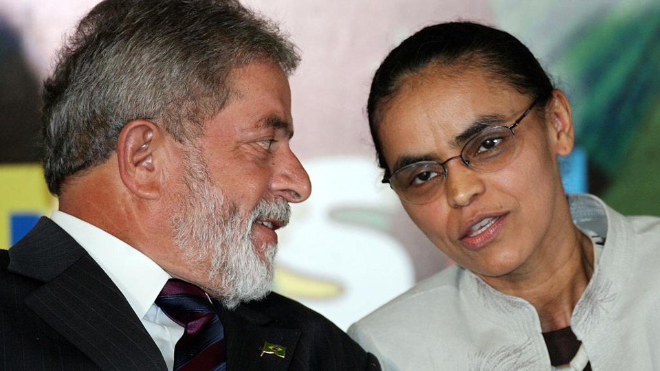 Lula e Marina em foto de 2006, época em que a ex-senadora era ministra do Meio Ambiente no governo do petista | Evaristo Sa/AFP