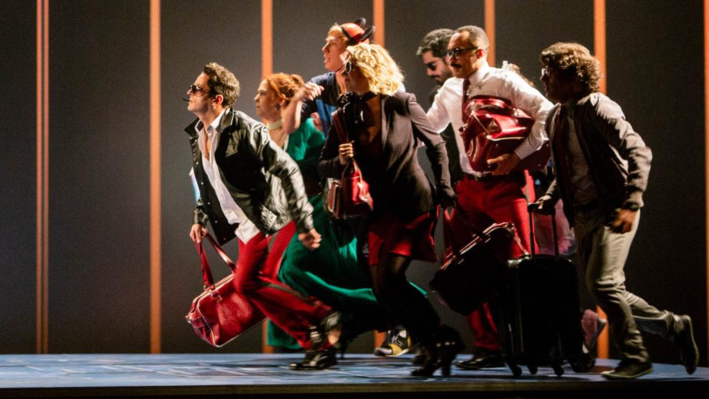 Cenas estilizadas trazem beleza à montagem. | Elisa Mendes/Divulgação