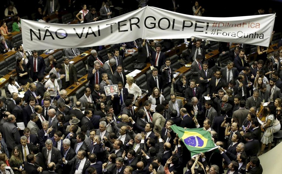 Alguns parlamentares falam até em contratar institutos de pesquisa para ouvir seus eleitores | Ueslei Marcelino/Reuters