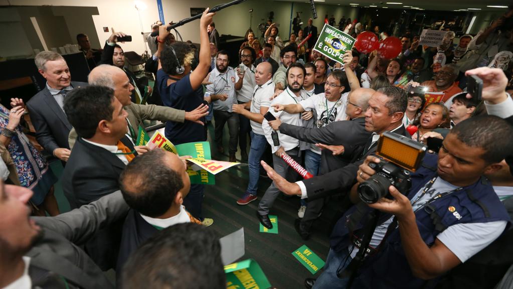 Clima em Brasília esquentou na votação do parecer na comissão do impeachment. | Lula Marques/Agência PT