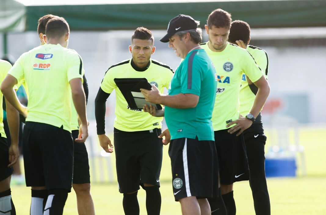 Gilson Kleina não pretende poupar titulares do Coxa contra o Toledo. | Daniel Castellano/Gazeta do Povo