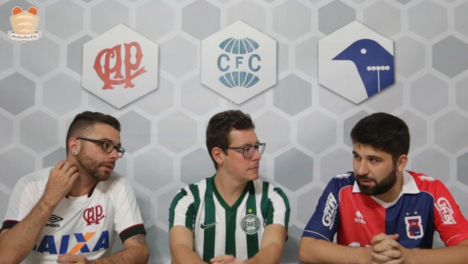 Adeh, Xermi e Celotas: trio de ferro em discussão informal. | /