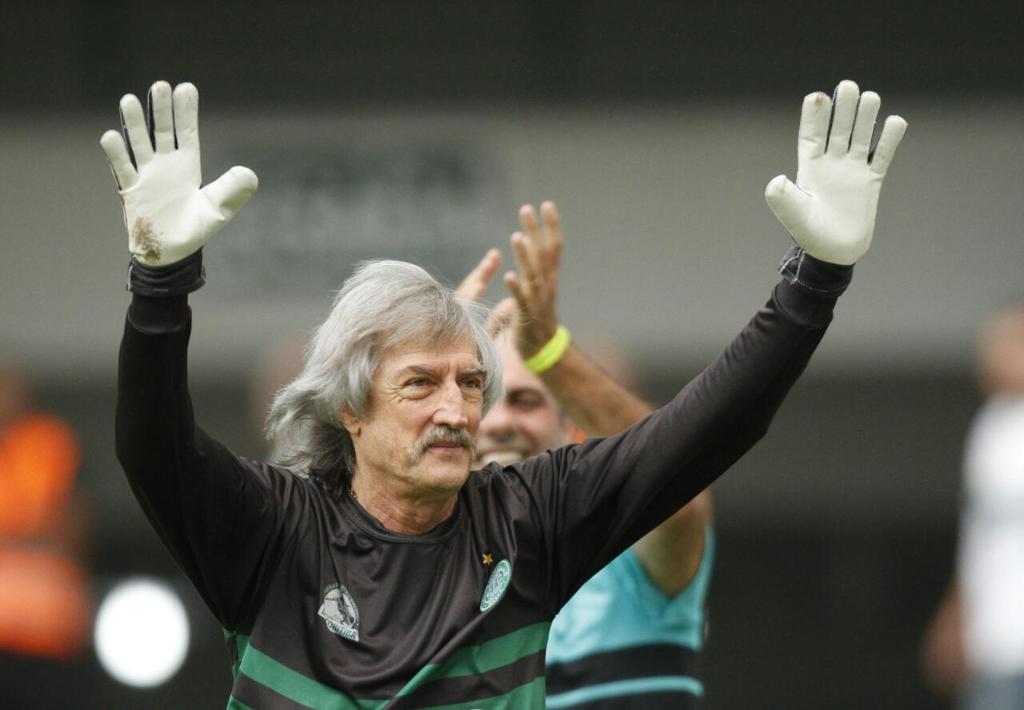 Rafael Cammarota foi aclamado pela torcida do Coritiba presente nesse sábado (9) no Couto Pereira, | Hugo Harada/Gazeta do Povo