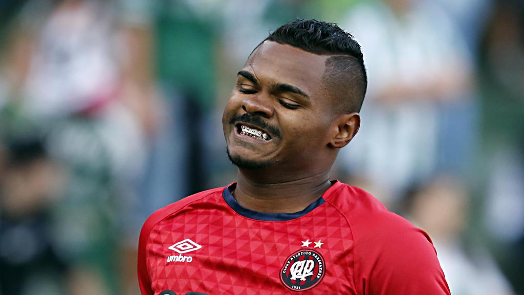 Nikão marcou o gol da vitória atleticana sobre o Paraná na semifinal do Estadual no sábado (16). | Albari Rosa/Gazeta do Povo