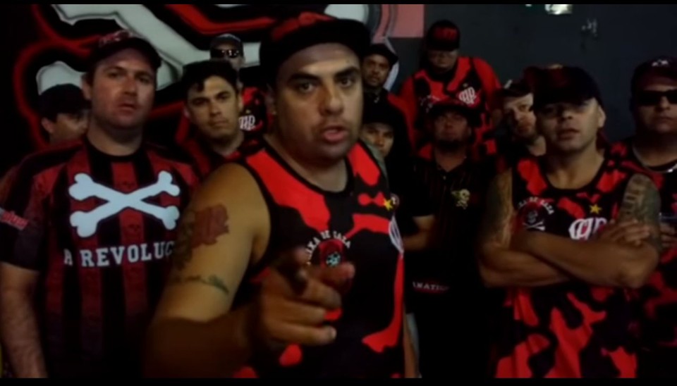 Integrantes da organizada Os Fanáticos não pouparam xingamentos e ameaças ao atacante Walter. | Reprodução