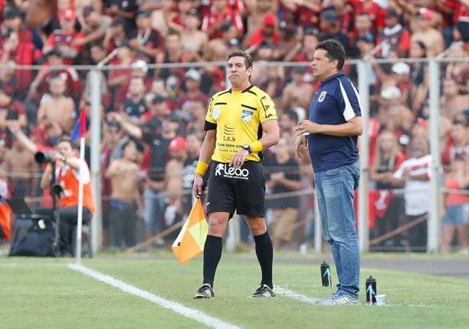 Técnico Claudinei Oliveira. | Henry Milleo Gazeta do Povo