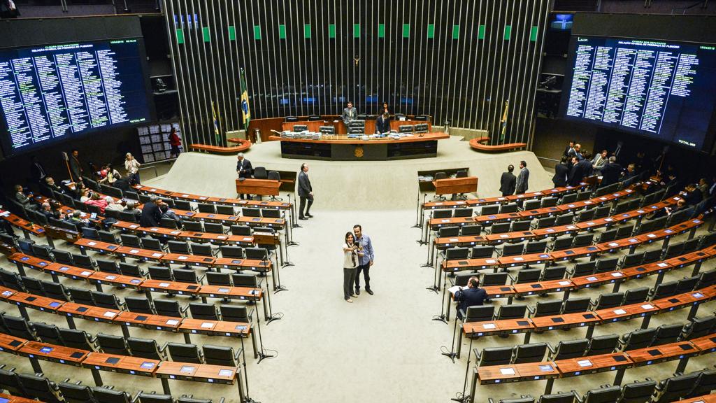 Plenário da Câmara deverá ter poucas ausências na votação do impeachment de Dilma Rousseff no domingo. | Antônio Cruz/Agência Brasil