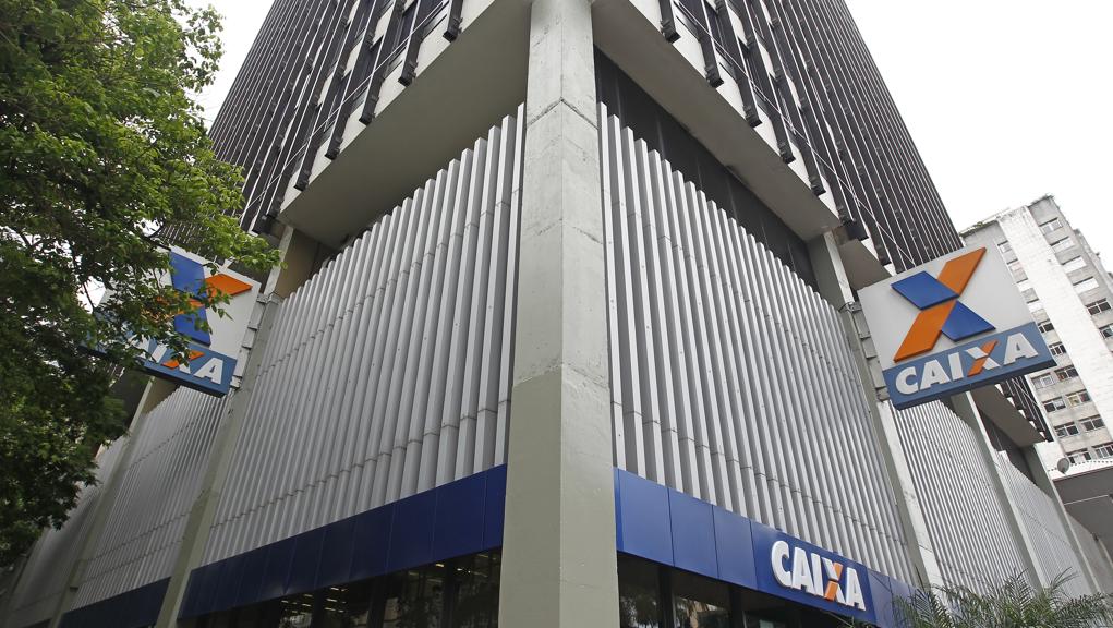 Para saber se tem ou não direito, a pessoa deve procurar a Caixa (PIS) ou o Banco do Brasil (Pasep) | Antônio More/Gazeta do Povo