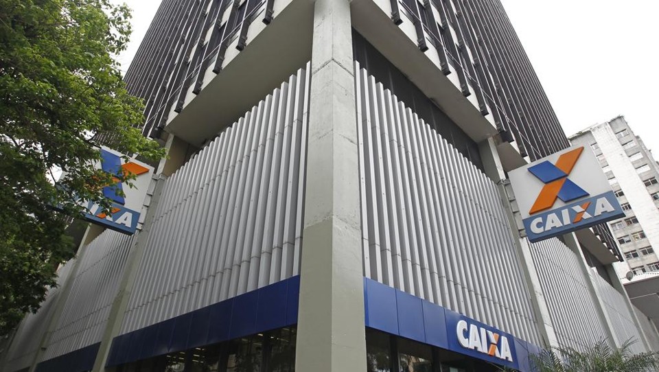 Para saber se tem ou não direito, a pessoa deve procurar a Caixa (PIS) ou o Banco do Brasil (Pasep) | Antônio More/Gazeta do Povo