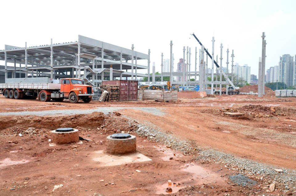 Obra em São Paulo custeada pelo Programa de Aceleração do Crescimento: problemas. | Fernando Pereira/ PMSP