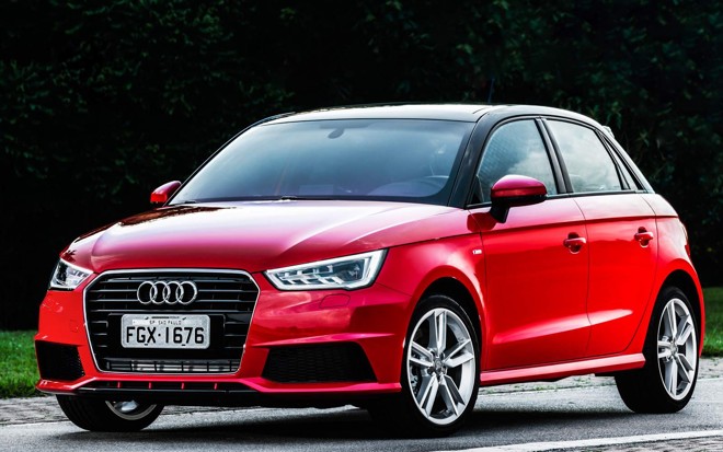 AUDI A1 SPORTBACK1.4 (turbo). Consumo: 12,6/15,2 km/l (cidade/estrada) com gasolina. Potência: 125 cv. Câmbio: automatizado de 7 marchas com dupla embreagem . Preço: R$ 106.990. |