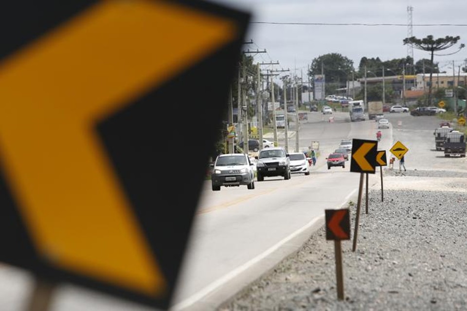 Crise econômica inibe ampliação de rodovia nacional no Paraná. | Henry Milleo/Gazeta