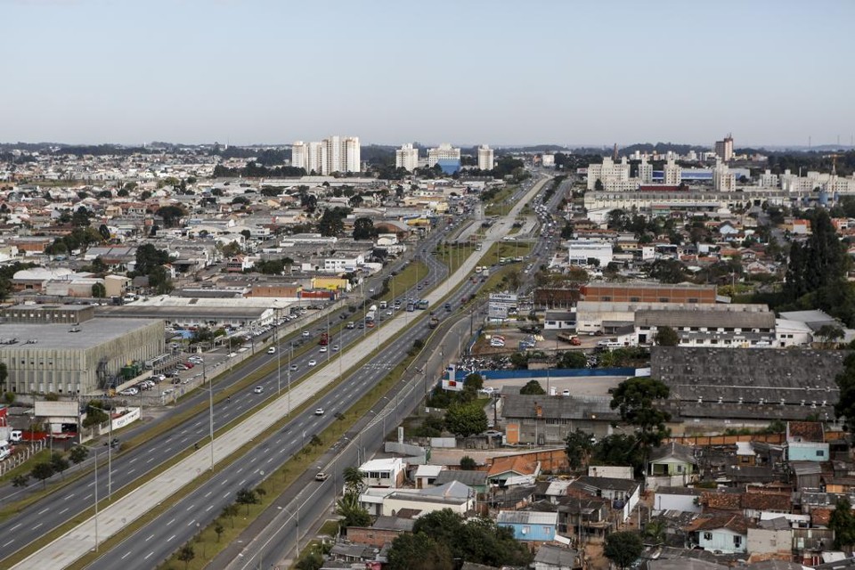 Linha Verde é apontada como a primeira da fila para ganhar nova opção de mobilidade elétrica na cidade | Henry Milleo/Gazeta do Povo