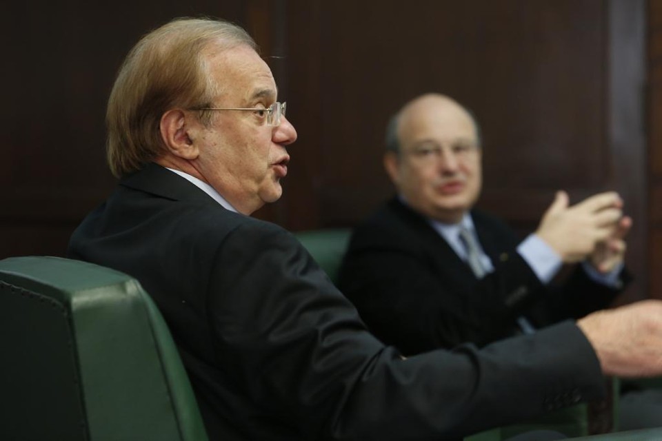 Presidente do Atlético, Luiz Sallim Emed: satisfação ao ver a festa da torcida. | Henry Milleo/Gazeta
