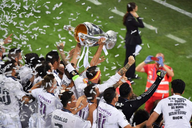 A taça da Europa volta para o time que mais a conquistou. | TIZIANA FABI/AFP