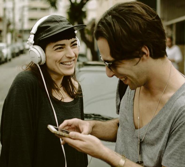 A diretora Vera Egito e o cantor Thiago Pethit; filme marca a estreia de ambos: ela, na direção, ele, como ator de cinema. | Gianfranco Briceño
/Divulgação