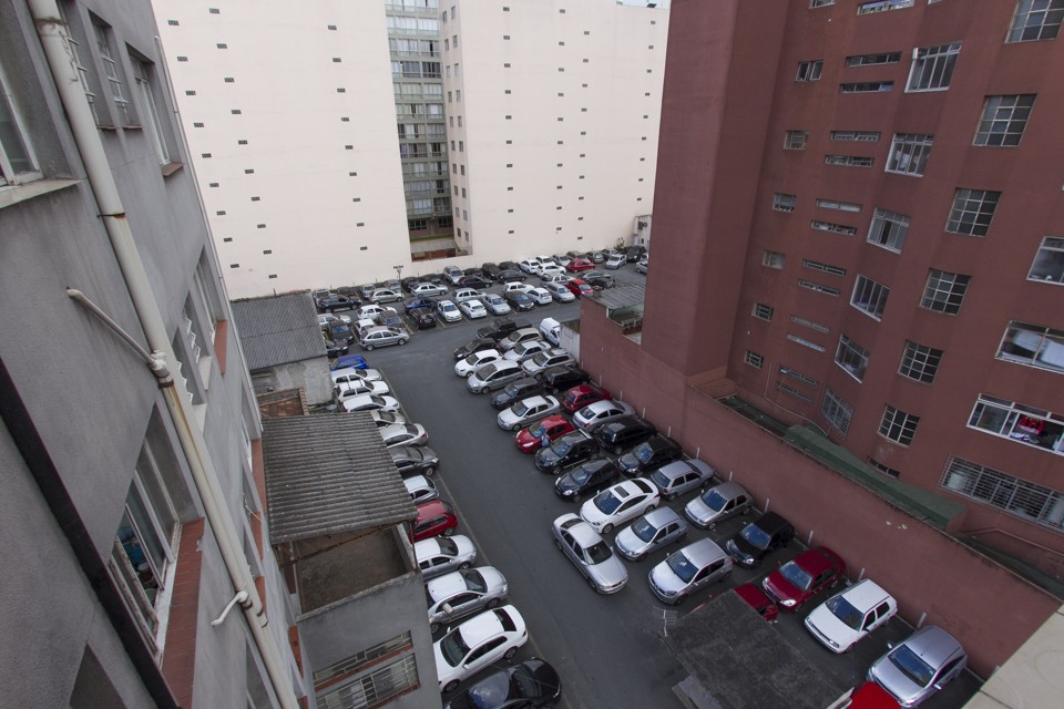 Aplicativos  permitem pagar antecipadamente o estacionamento e mostram em tempo real a oferta de vagas | Diego Pisante / Arquivo/Gazeta do Povo