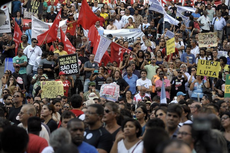 Protestos de servidores públicos no Rio de Janeiro: situação financeira dos municípios prejudica pontualidade do pagamento do funcionalismo. | Fernando Frazão/Agencia Brasil/Fotos Públicas