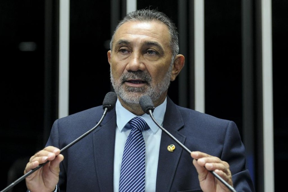Telmário Mota: “Delcídio queria impedir um delator de falar. O Jucá quer fazer um pacto com a Justiça e parar a Lava Jato. É muito mais grave”. | Geraldo Magela/Agência Senado