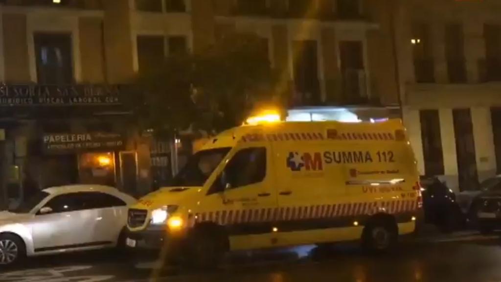 Agentes chegaram ao local, no centro da capital espanhola, após vizinhos se assustarem com os gritos da mãe da vítima. | Reprodução