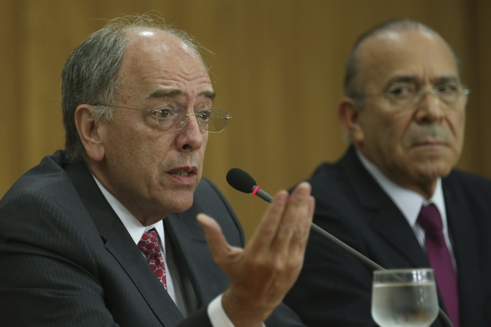 Pedro Parente (à frente) assume o comando da Petrobras na quinta-feira (2) | Fabio Rodrigues Pozzebom/Agência Brasil