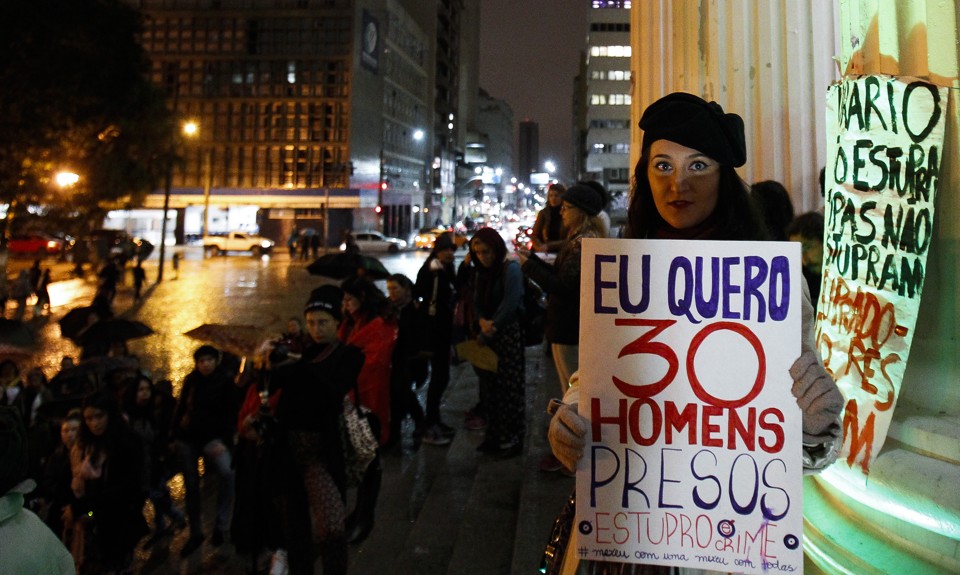 Manifestação em Curitiba contra a cultura do estupro. | Daniel Castellano/Gazeta do Povo