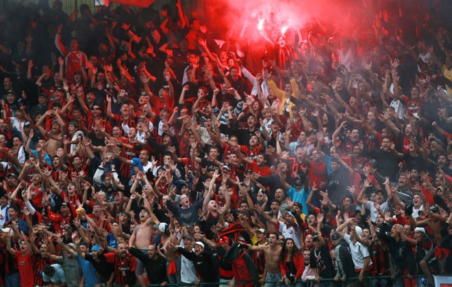 Torcida atleticana no dia 20 de janeiro de 2008. Última vitória rubro-negra no estádio, 2 a 0. | Rodolfo Buhrer