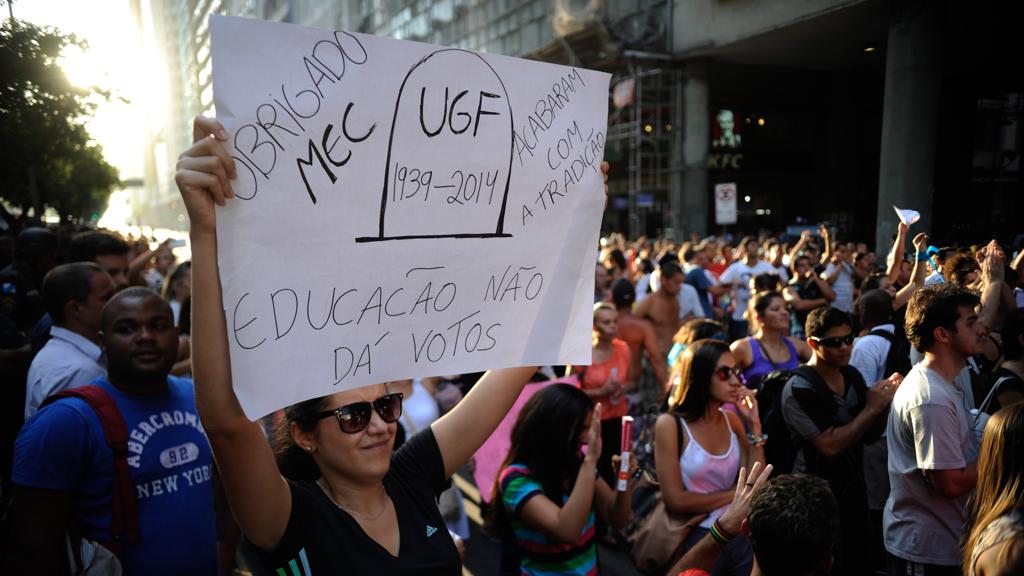 Protesto d estudantes em 2013 contra o descredenciamento no MEC da Universidade Gama Filho e da UniverCidade | Fernando Frazão/Agência Brasil