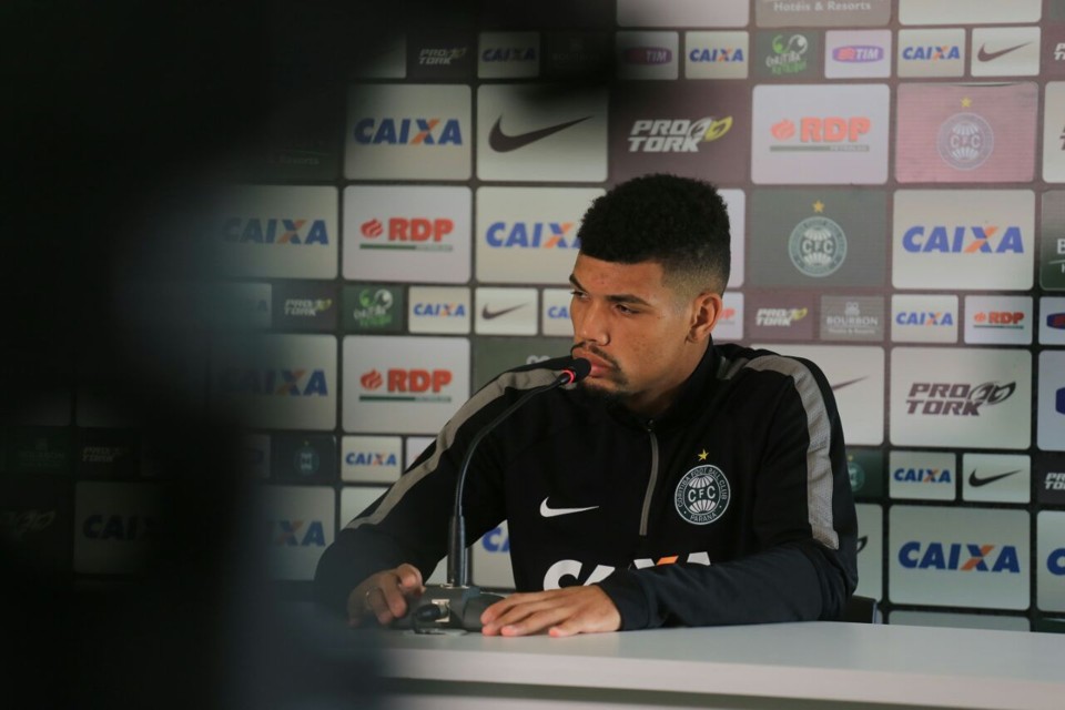 Juninho admite que o Coxa entrou desligado no segundo tempo da partida na Arena. | Ivonaldo Alexandre/Gazeta do Povo