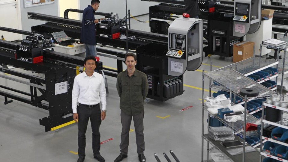 Ricardo Lie e Adriano Coelho, diretores da Ampla: reorganização interna para ganhar eficiência e enfrentar a crise. | Antônio More/Gazeta do Povo
