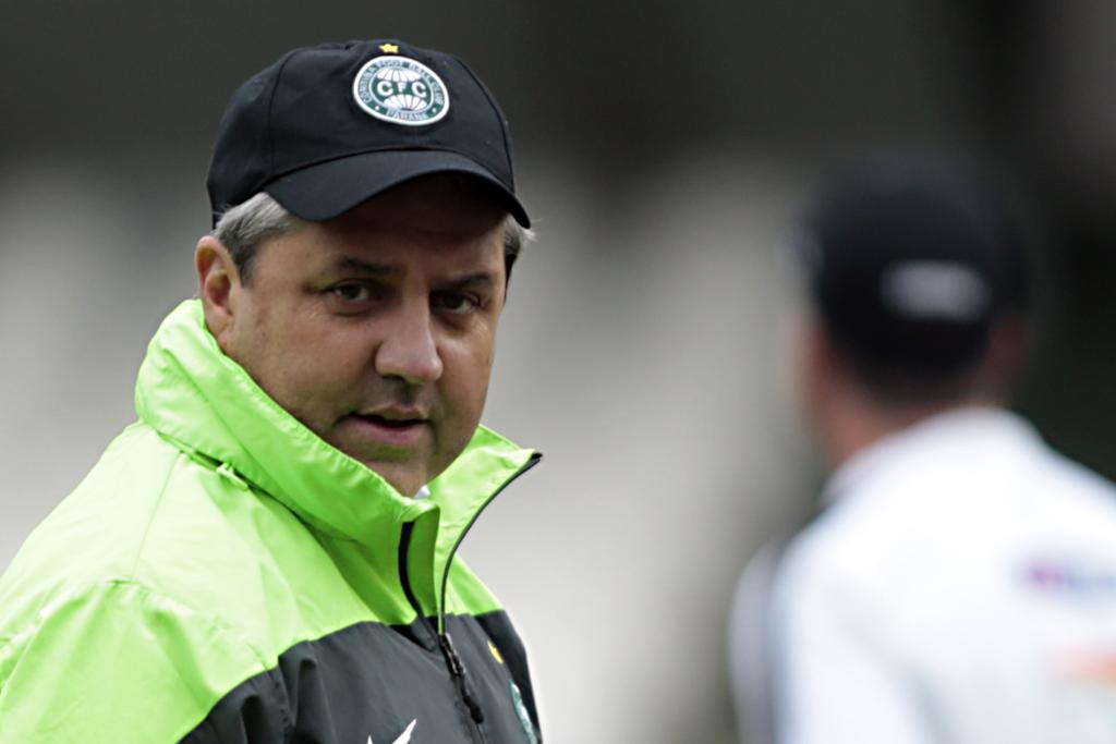Apesar dos resultados ruins na temporada, diretoria do Coxa garante Gílson Kleina no comando da equipe. | Albari Rosa/Gazeta do Povo