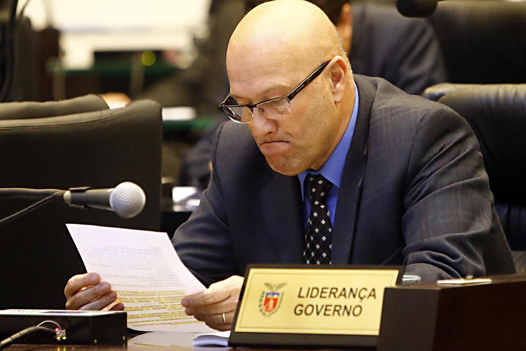 Luiz Claudio Romanelli assina proposta contrária à enviada pelo governador Beto Richa. | Albari Rosa/Gazeta do Povo