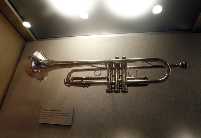 Trompete de Miles Davis, exposto no Grammy Museum, em Los Angeles | FSP/DF/FRED PROUSER
