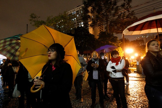 Mesmo com frio e chuva, os manifestantes se reuniram no Centro de Curitiba/ | Daniel Castellano/Gazeta do Povo