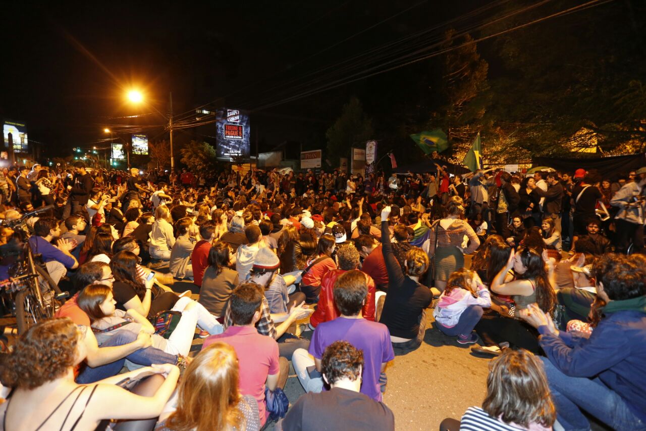 Protesto em  frente ao  Iphan, em Curitiba. | Henry Milleo/Gazeta do Povo