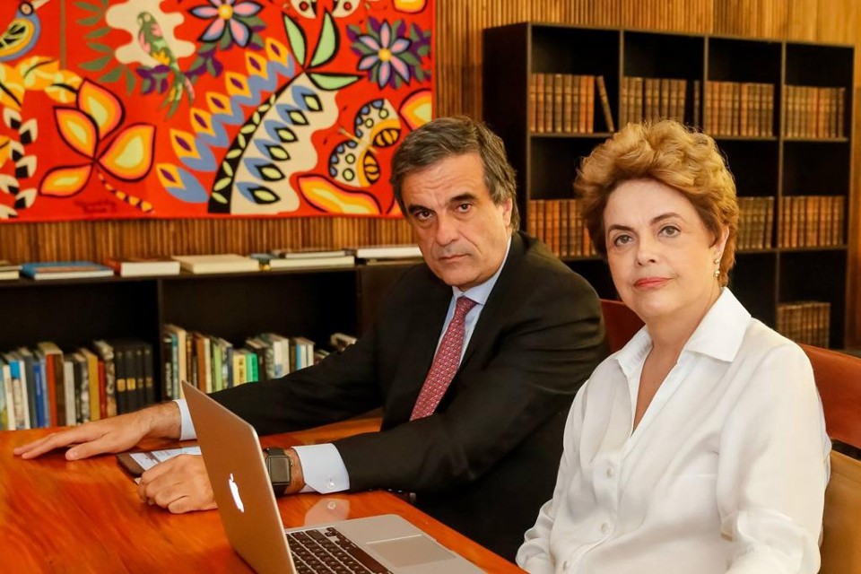 Ex-advogado-geral da União José Eduardo Cardozo participou com Dilma de bate-papo com internautas. | Roberto Stuckert Filho/PR