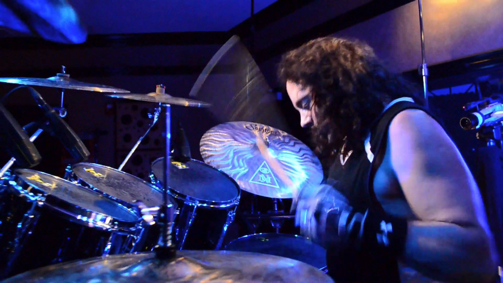 Baterista teria sofrido ataque cardíaco durante apresentação | Reprodução Facebook