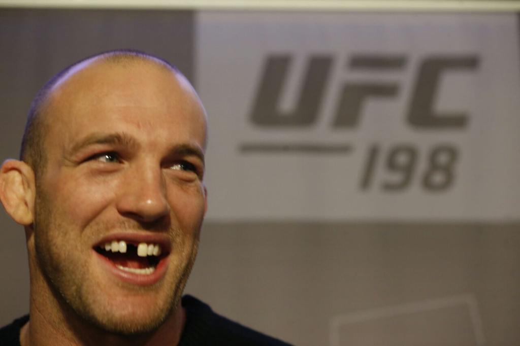 Patrick Cummins perdeu dois dentes quando tentava classificação olímpica no wrestling. | Hugo Harada/Gazeta do Povo