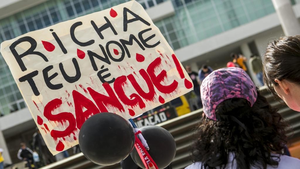 Cerca de 25 mil pessoas voltaram ao Centro Cívico um ano depois da batalha.