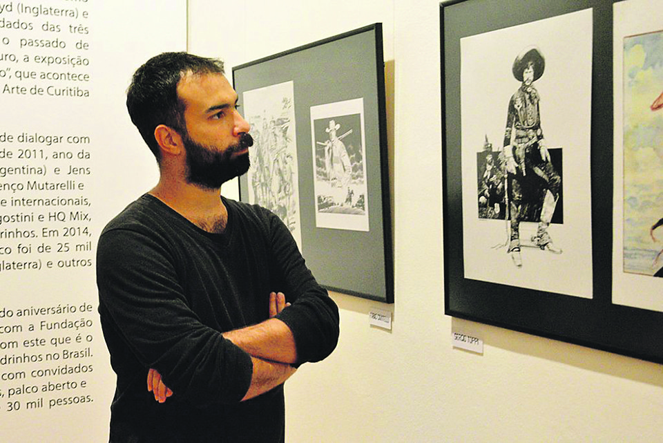 Rafael Coutinho, um dos curadores da Bienal de Quadrinhos de Curitiba na nova Gibiteca. | Flávio Rocha /