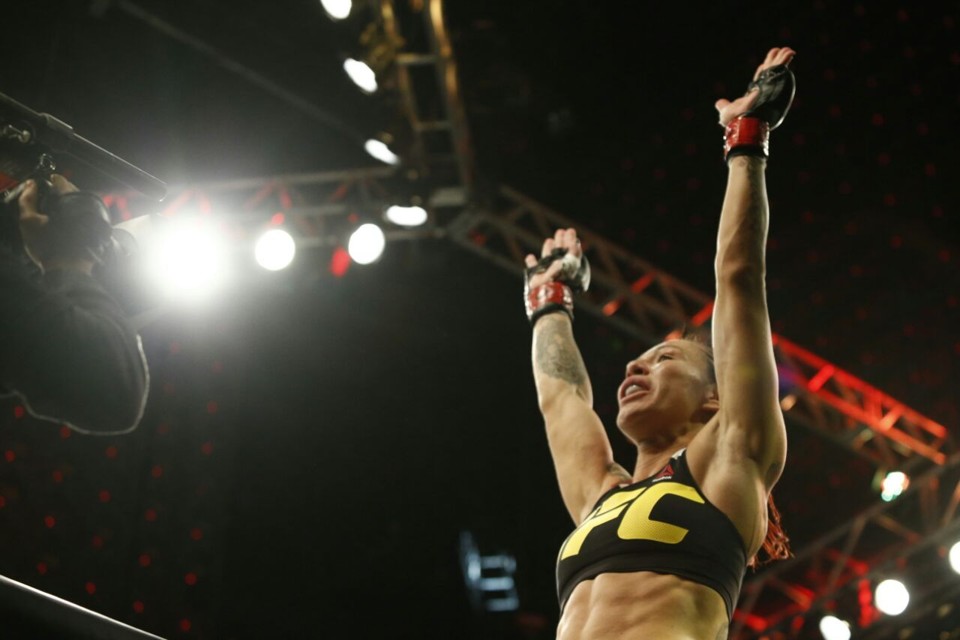 Cris Cyborg estreou com nocaute após ser desdenhada pelo UFC. | Hugo Harada/Gazeta do Povo
