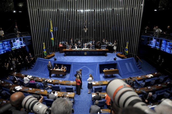 Visão geral do Senado Federal exibe as bancadas dos políticos que votarão contra ou a favor do impeachment nesta quarta-feira (11). | Pedro França /Agência Senado