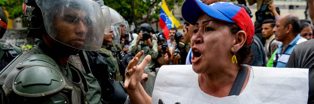 Protesto contra os decretos de Maduro | FEDERICO PARRA/AFP