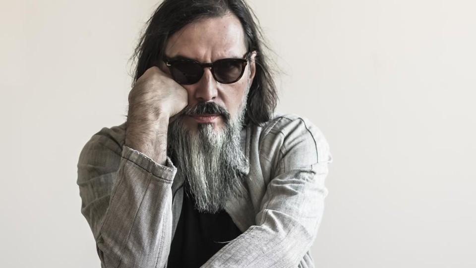Músico lançou novo disco junto com o livro “Em Busca do Rigor e da Misericórdia – Reflexões de um Ermitão Urbano” – uma espécie de guia poético do trabalho. | Divulgação
