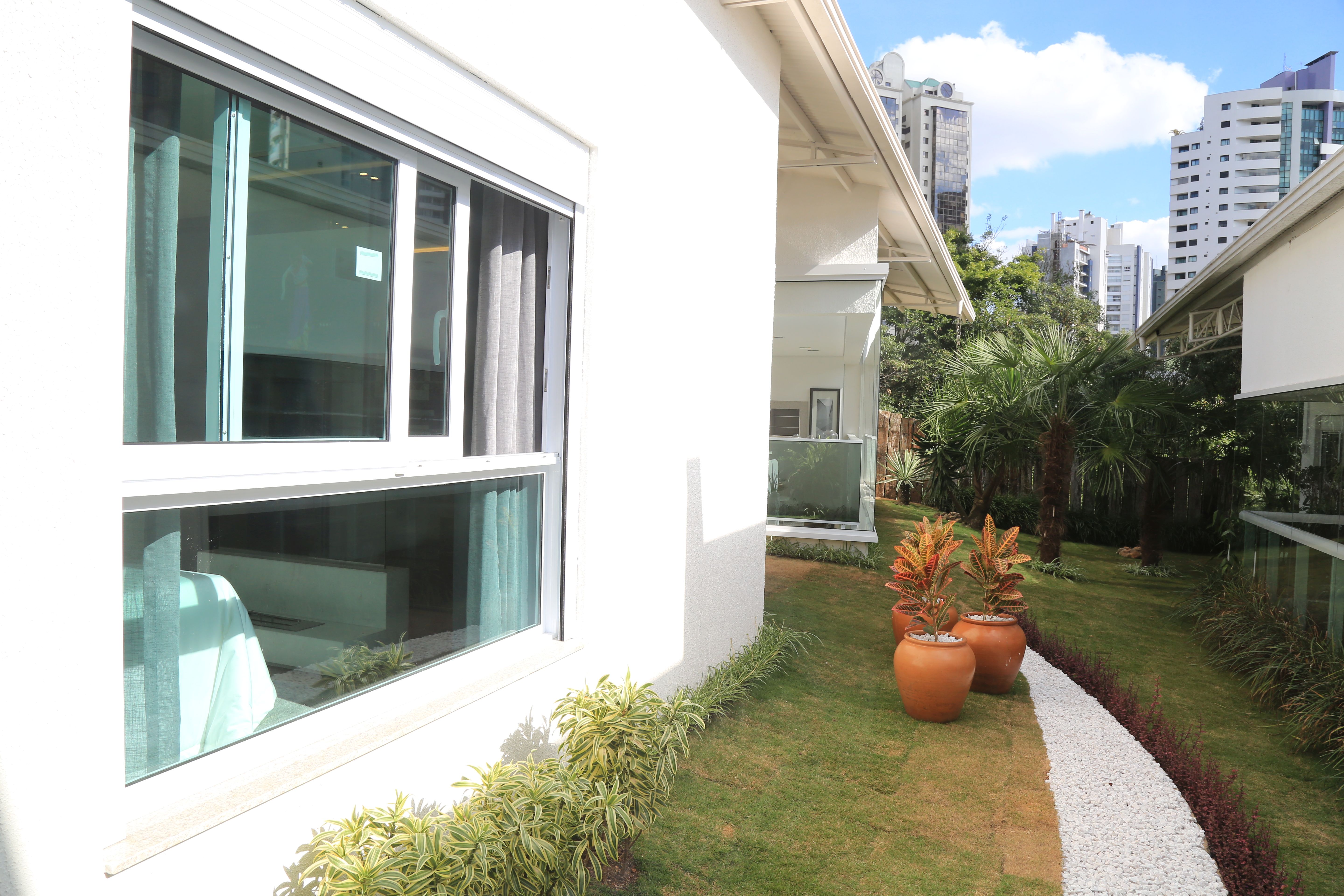 Esquadrias de PVC são as mais eficientes em termos de isolamento térmico. | Ivonaldo Alexandre/Gazeta do Povo