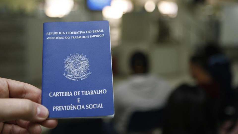 Rendimento médio real dos brasileiros, considerando todas as ocupações, encolheu 3,2% desde o início do ano passado | Aniele Nascimento/Gazeta do Povo