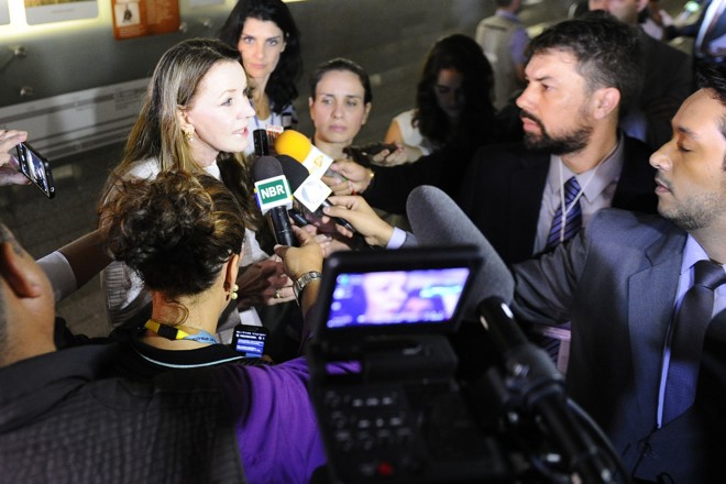 Senadora Vanessa Grazziotin (PCdoB-AM) concede entrevista momentos antes do início da sessão deliberativa | Marcos Oliveira/Agência Senado