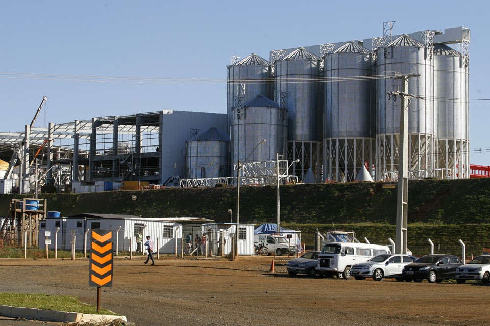 Fábrica da Ambev em Tibagi: queda da venda de cerveja no país. | Josué Teixeira/ Gazeta do Povo/Arquivo