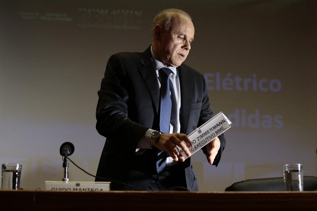 | UM/gs/UESLEI MARCELINO