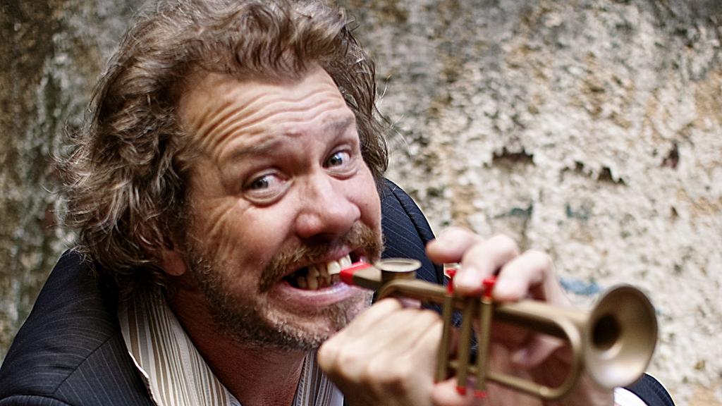 Wander Wildner: “Vivo como um animal” | /